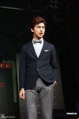 组图：陈柏霖鼓励选手自信 理想情人要独一无二