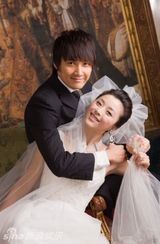 幻灯图：《非常90后》黄小蕾张铎婚纱照曝光