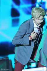 组图：EXO十一空降上海演唱会 粉丝狂欢