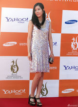 组图：首尔电视剧大赏红毯 佘诗曼于小彤亮相