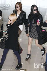 组图：韩团4minute等飞赴日本出演家族演唱会