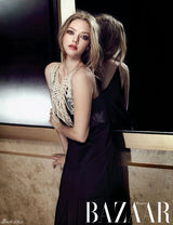 阿曼达-塞弗里德写真红唇配蕾丝秀诱惑