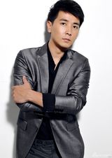 高清图：保剑锋写真魅力十足 讲述演绎生涯悲与欢