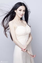 组图：蓝燕素雅写真曝光 清新之余不失性感