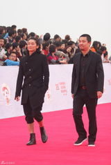 组图：第28届金鸡奖红毯 群星云集女星美艳男星帅气