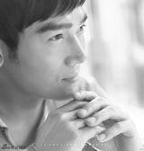 组图：焦恩俊初春写真 尽显成熟男人温暖气质