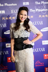 组图：伊能静柔美蕾丝礼服雅致亮相红毯