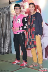 组图：王祖蓝将赴日本与女友庆生 肥妈继续吸金