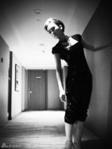 幻灯图：马苏闪亮黑白写真尽显冷艳性感