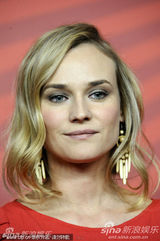 高清：《未知》发布会 黛安-克鲁格红裙娇艳受热捧