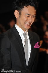 组图：妻夫木聪武井咲出席《爱与诚》首映礼