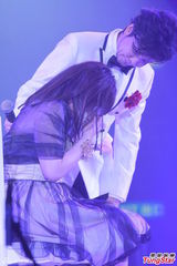 组图：露云娜贾思乐联合开唱 林子祥现身助阵