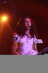 组图：NEWAY MUSIC LIVE RUBBER BAND音乐会举行