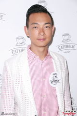 组图：梁烈唯澄清绯闻 称视苟芸慧妹妹