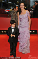 幻灯图集：电影《蜂蜜》首映 女主演Tuelin性感高贵