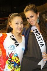 组图：2010环球小姐决赛在即 各国佳丽泳装大合影