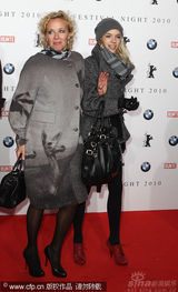 幻灯图：群星齐聚电影节之夜活动 布吉特举止出位