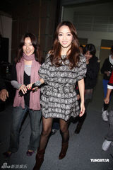 幻灯图：侯佩岑录节目避谈婚讯 吴宗宪代媒体恭喜