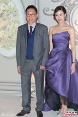 组图：汪圆圆婚礼甜蜜长吻 吴君如李嘉欣等到场