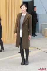 组图：方逸华跪拜邵逸夫 刘德华张学友致祭