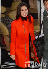 组图：《星星》庆功 金秀贤全智贤潜伏入场