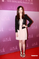 高清图：众佳丽二次面试港姐 Barbie花裙现身有点土