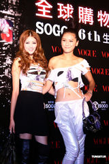 组图：钟汉良出席活动 名模辣妹香艳斗秀场面火爆