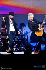 组图：少女时代等鼓励高考生唱响“点亮演唱会”