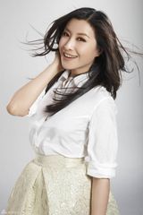 组图：王雅捷靓丽写真曝光 再现青涩时光    