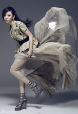 高清组图：张靓颖杂志大片光芒四射 尽显天后风采