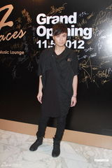 组图：张家辉成龙捧场杨受成 谢贤陈百祥夫妇到贺