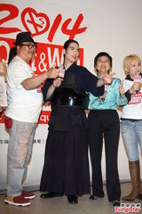 组图：虫虫恐吓案有进展 老萧展现剑击技术