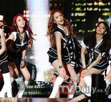 组图：东方神起少女时代等众星助阵梦想演唱会