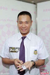 组图：滕丽名不愿提旧爱魏骏杰短信求复合是非