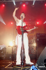 高清图：庾澄庆台北开唱 小S热情拥抱并送上蛋糕