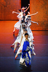 幻灯图：中央芭蕾舞团《牡丹亭》精美剧照