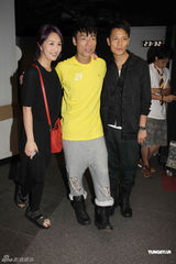 组图：许志安个唱郑秀文捧场 好友鬼马炒气氛