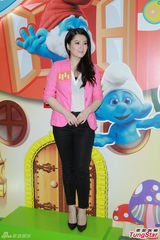 组图：苟芸慧称工作价码未降 新剧被重新配音