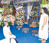 组图：梁朝伟泰国叩别白龙王眼眶泛红显哀伤