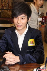 组图：严爵5月底香港开唱 望邀方大同任嘉宾