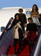 组图：米歇尔访华穿拼接裙大气 彭丽媛陪同出行