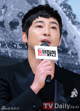 组图：姜至奂黄静茵新剧发布 崔如真透视装抢镜