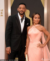 组图：威尔-史密斯蜜揽洁达-苹姬亮相红毯