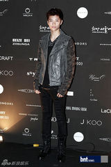 组图：帝国之子奇太映等众星亮相时装秀