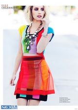 组图：艾玛罗伯茨炫彩夏日写真 颜娇美心狂野