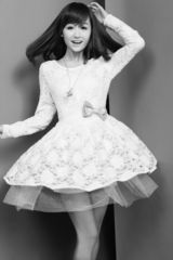 组图:乔乔复古写真 明媚忧伤双面女孩