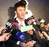 组图：杜淳开启型男魅力之旅 期待体验太空游