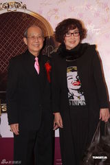 组图：艺人杰出表现奖落幕 谢霆锋薛凯琪夺影帝影后