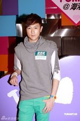 幻灯图：汪圆圆庄思敏齐争艳 陈键锋送妈五位数大礼  