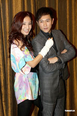 高清组图：陈键锋郑希怡出演《剩女的黄金时代》